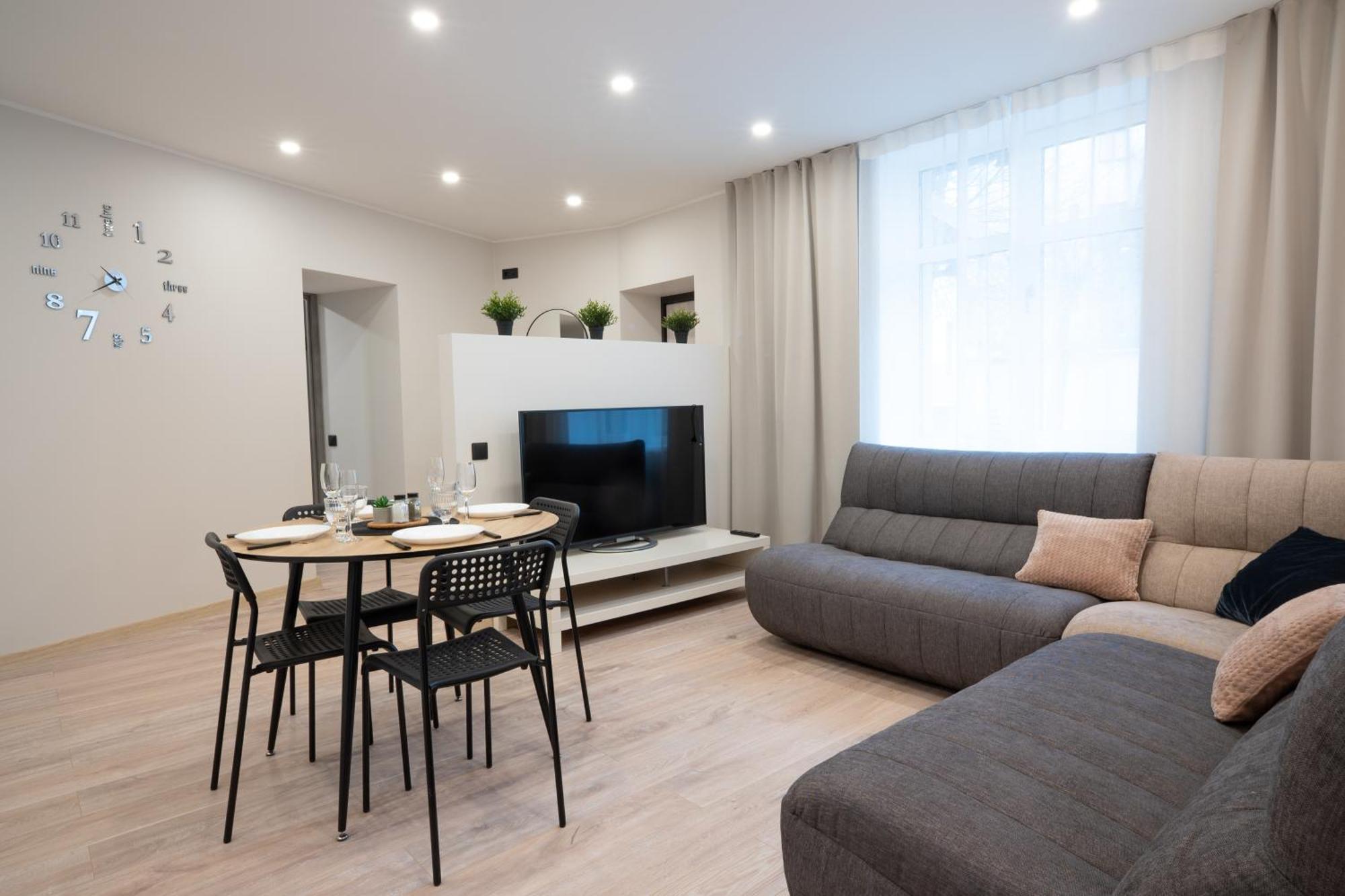 Friends And Family Vacation Apartments รีกา ภายนอก รูปภาพ